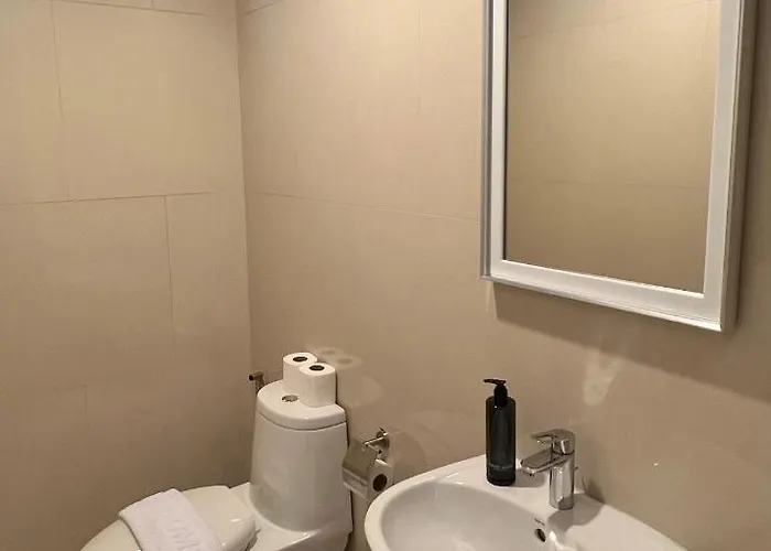 Entire 3br Townhome In Sukhumvit, Shared Pool, Near Bts&mrt Asok 別荘 バンコク都