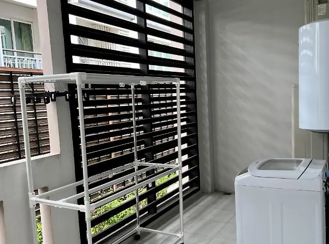 Entire 3br Townhome In Sukhumvit, Shared Pool, Near Bts&mrt Asok *
