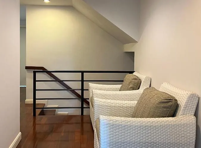 Entire 3br Townhome In Sukhumvit, Shared Pool, Near Bts&mrt Asok *