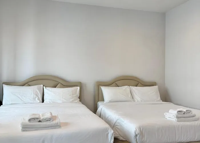Entire 3br Townhome In Sukhumvit, Shared Pool, Near Bts&mrt Asok