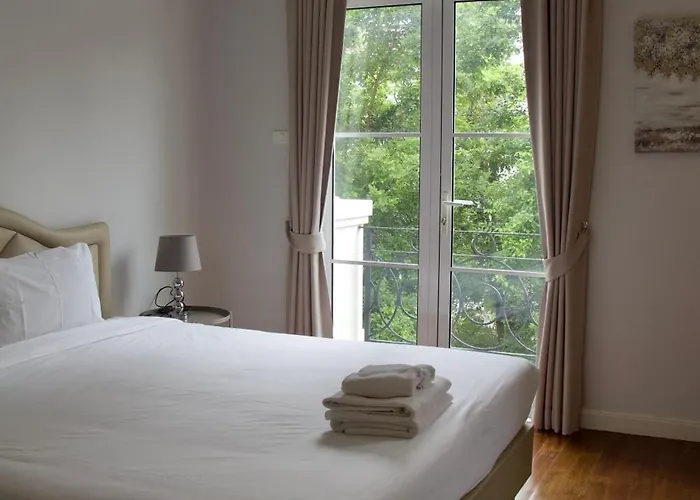 Entire 3br Townhome In Sukhumvit, Shared Pool, Near Bts&mrt Asok 別荘 *