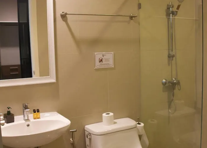 Entire 3br Townhome In Sukhumvit, Shared Pool, Near Bts&mrt Asok * バンコク都