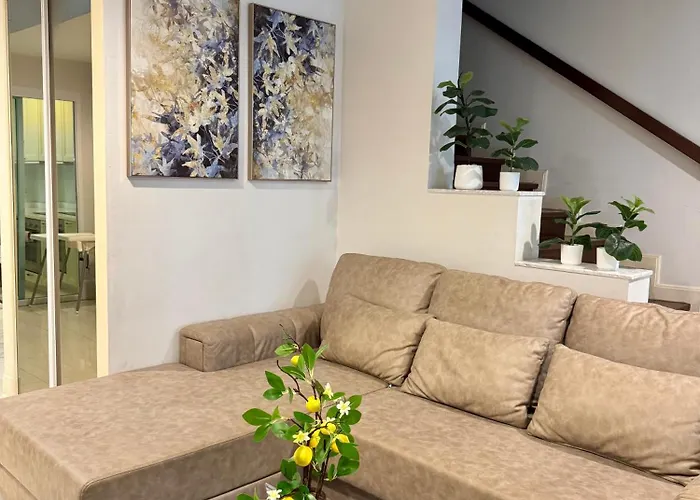 Entire 3br Townhome In Sukhumvit, Shared Pool, Near Bts&mrt Asok * バンコク都