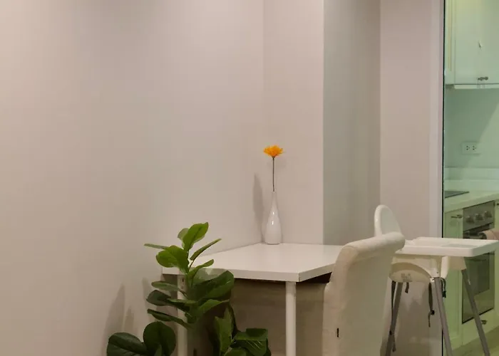 Entire 3br Townhome In Sukhumvit, Shared Pool, Near Bts&mrt Asok 別荘 *