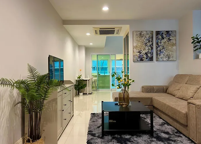 Entire 3br Townhome In Sukhumvit, Shared Pool, Near Bts&mrt Asok *