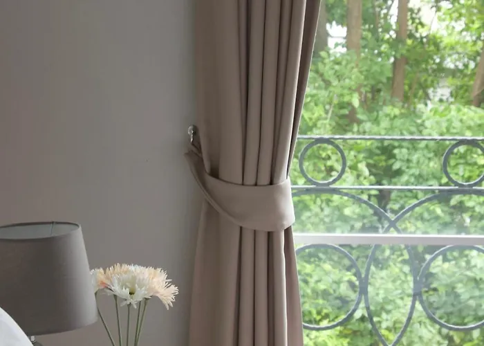 Entire 3br Townhome In Sukhumvit, Shared Pool, Near Bts&mrt Asok 別荘 *