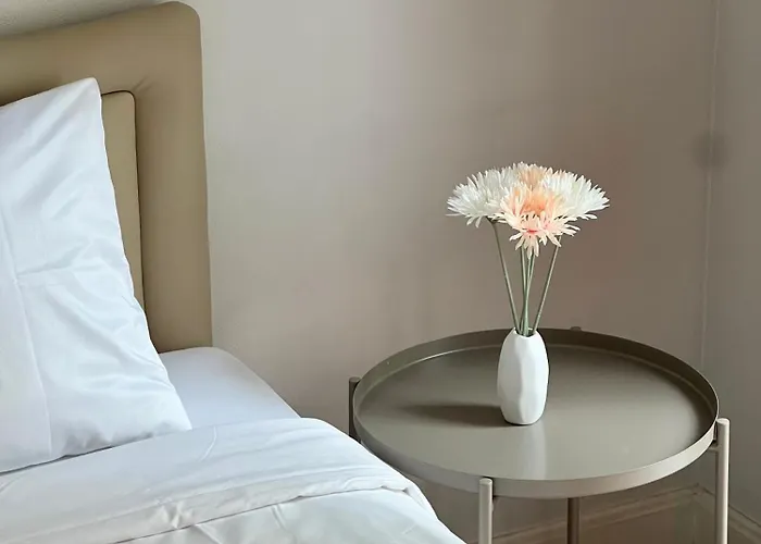 Entire 3br Townhome In Sukhumvit, Shared Pool, Near Bts&mrt Asok