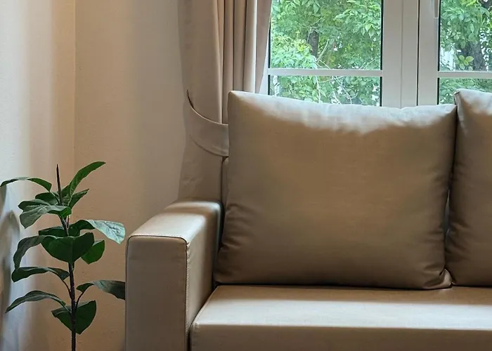 Entire 3br Townhome In Sukhumvit, Shared Pool, Near Bts&mrt Asok 別荘 *